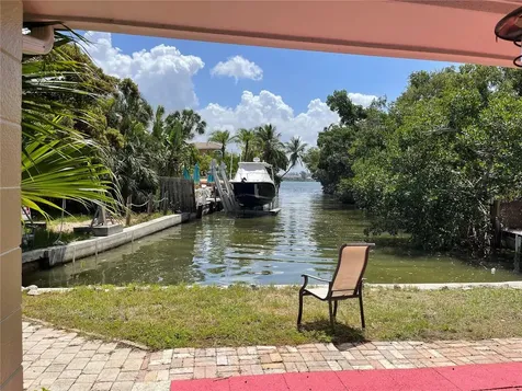 2100 Avenue A Bradenton Beach FL 34217