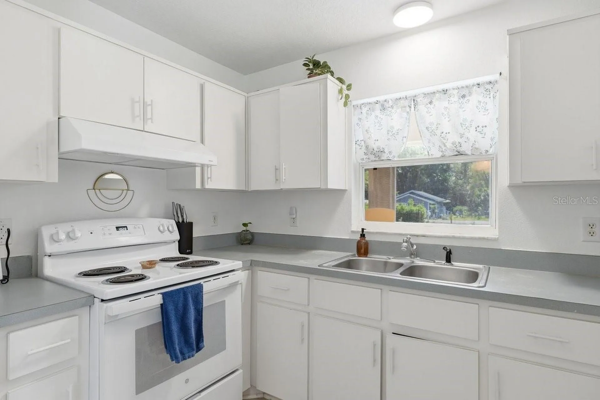 950 S Parsons Avenue Deland FL 32720
