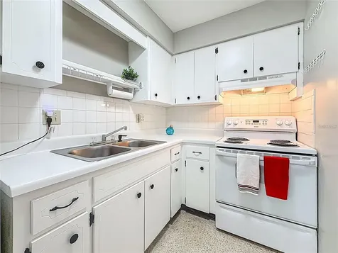 250 Rosery Road NW Largo FL 33770