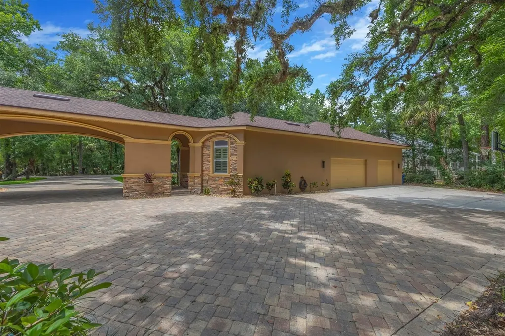 7519 Yardley Way Tampa FL 33647