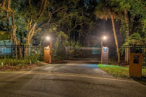 7519 Yardley Way Tampa FL 33647