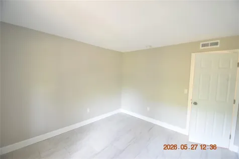 877 114th Avenue N St Petersburg FL 33716