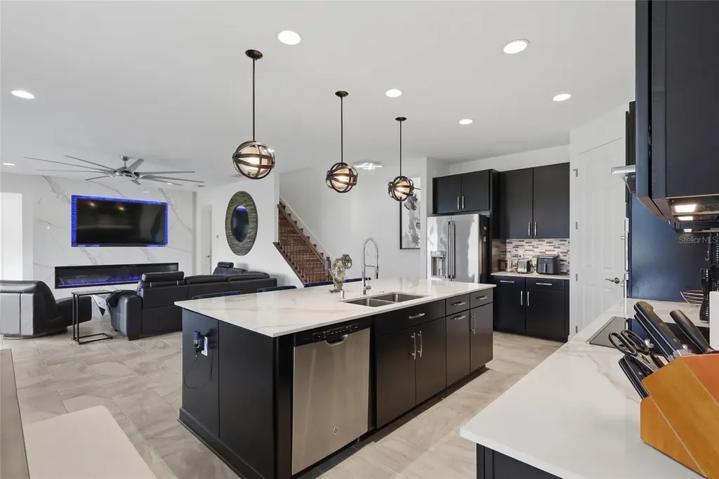 9410 Lisbon Street Seffner FL 33584