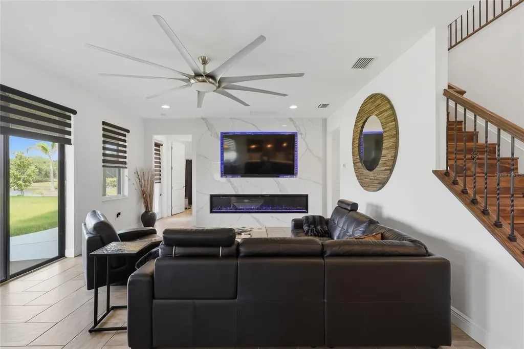 9410 Lisbon Street Seffner FL 33584