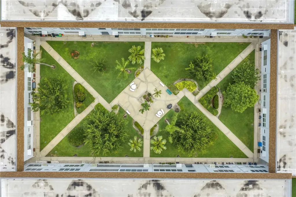 5729 13th Avenue N St Petersburg FL 33710