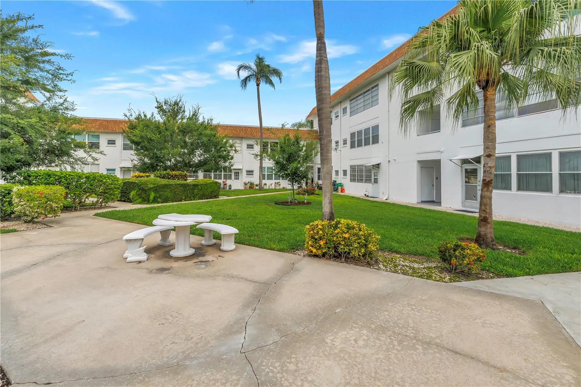 5729 13th Avenue N St Petersburg FL 33710