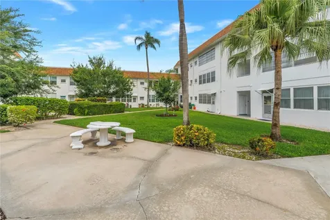 5729 13th Avenue N St Petersburg FL 33710