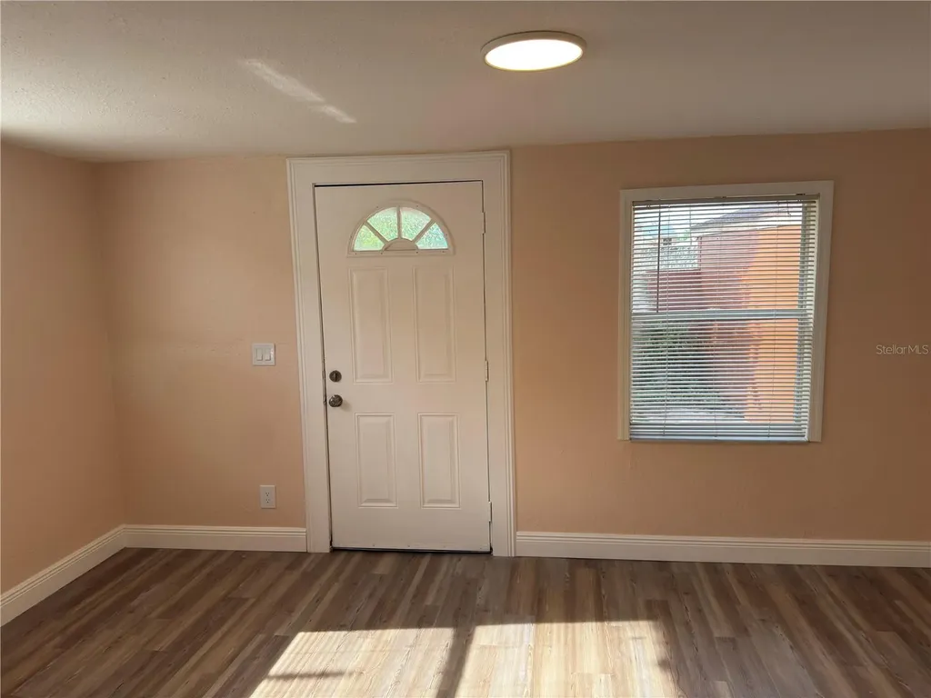 2514 W Saint John Street Tampa FL 33607