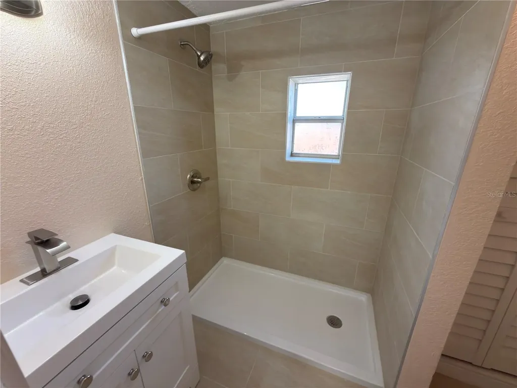 2514 W Saint John Street Tampa FL 33607