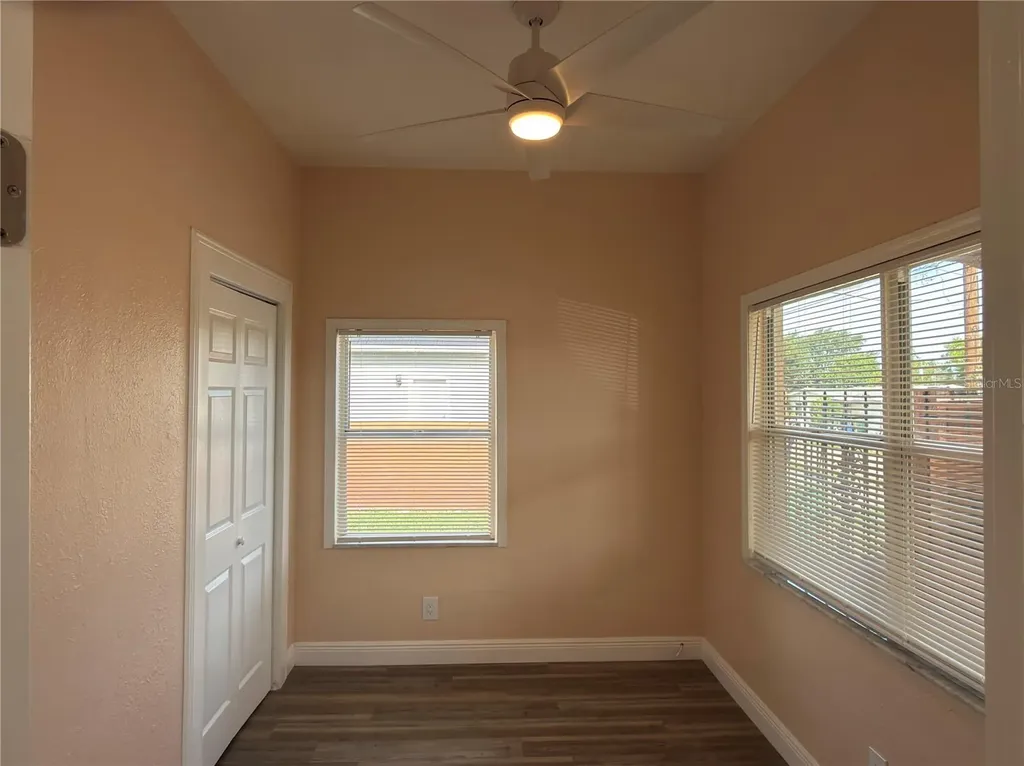2514 W Saint John Street Tampa FL 33607