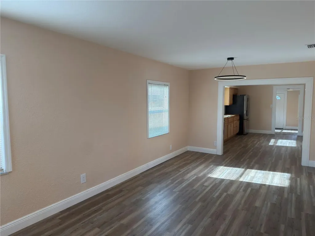 2514 W Saint John Street Tampa FL 33607