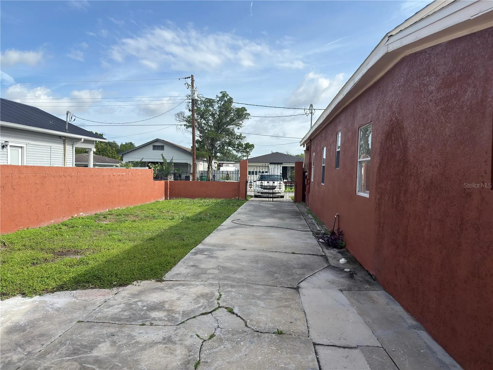 2514 W Saint John Street Tampa FL 33607