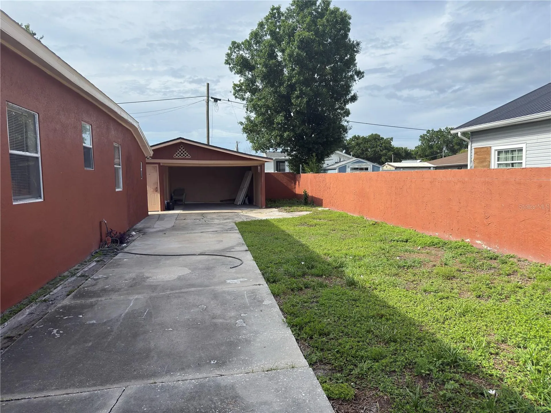 2514 W Saint John Street Tampa FL 33607