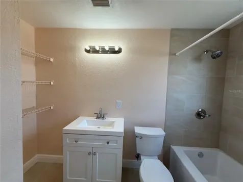 2514 W Saint John Street Tampa FL 33607