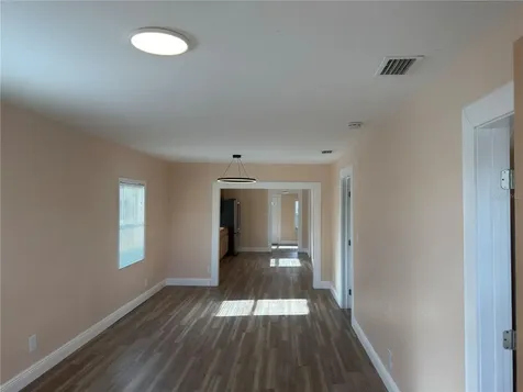2514 W Saint John Street Tampa FL 33607