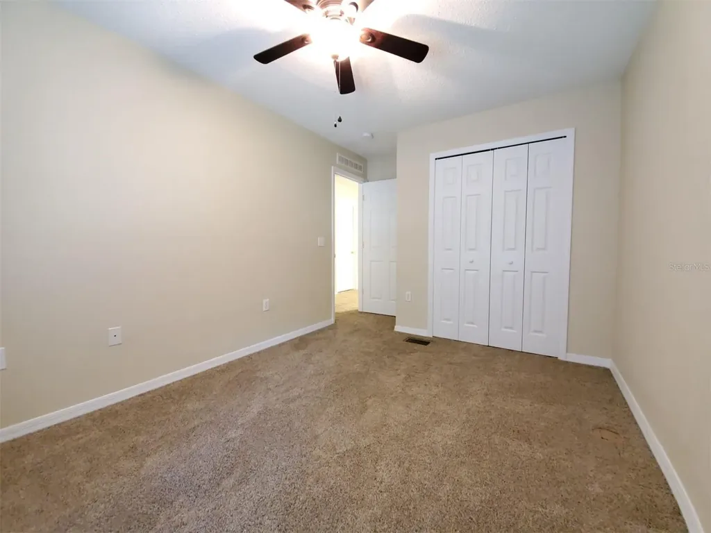 9870 Ashburn Lake Drive Tampa FL 33610