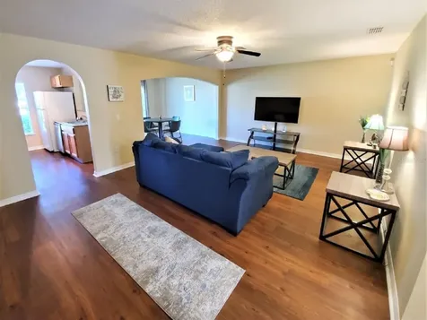 9870 Ashburn Lake Drive Tampa FL 33610