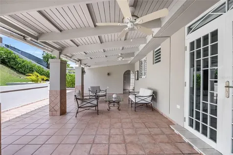 Calle 6 H17 Tintillo Gardens Guaynabo PR 00966