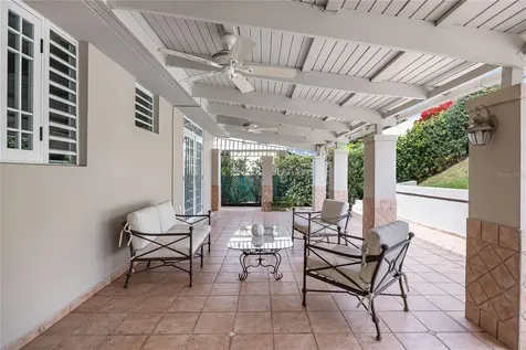 Calle 6 H17 Tintillo Gardens Guaynabo PR 00966
