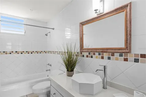 Calle 6 H17 Tintillo Gardens Guaynabo PR 00966
