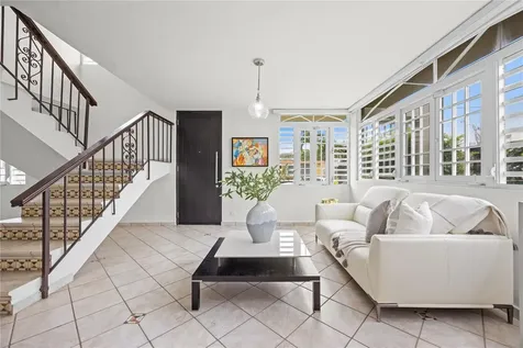 Calle 6 H17 Tintillo Gardens Guaynabo PR 00966