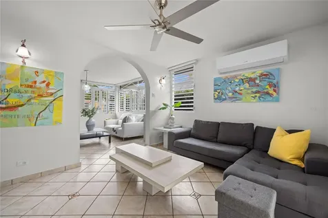 Calle 6 H17 Tintillo Gardens Guaynabo PR 00966