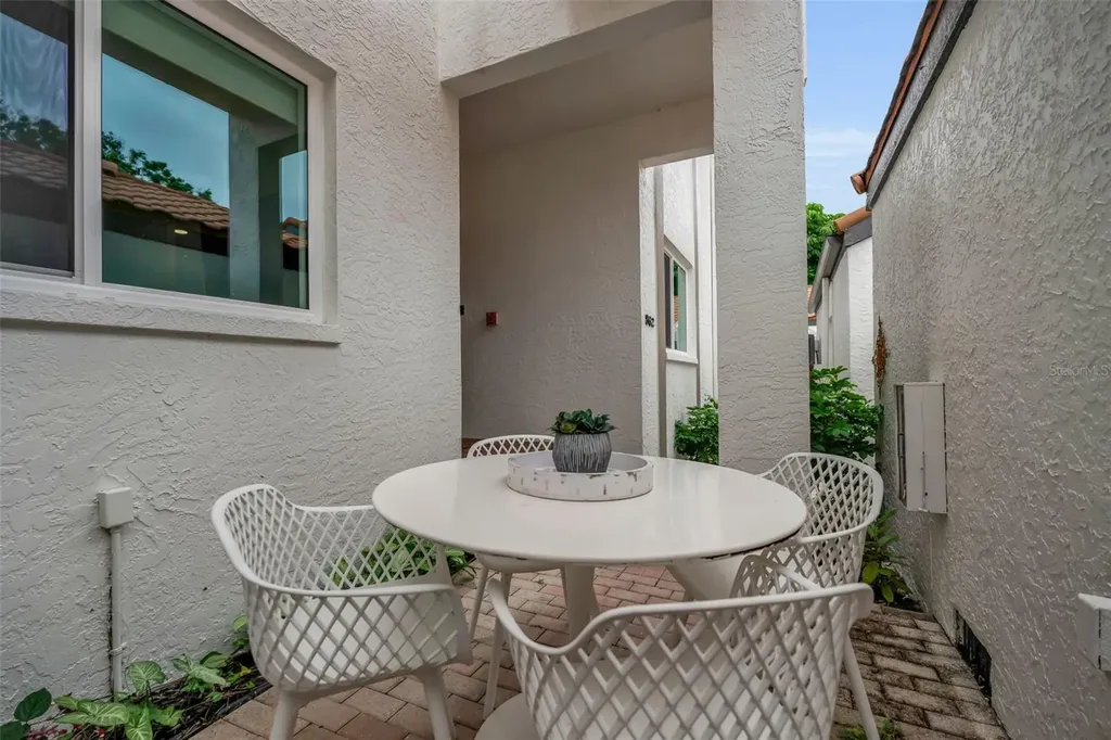 862 Hudson Avenue Sarasota FL 34236