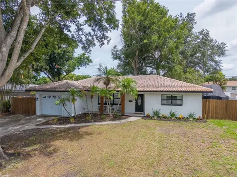 5271 35th Avenue N St Petersburg FL 33710