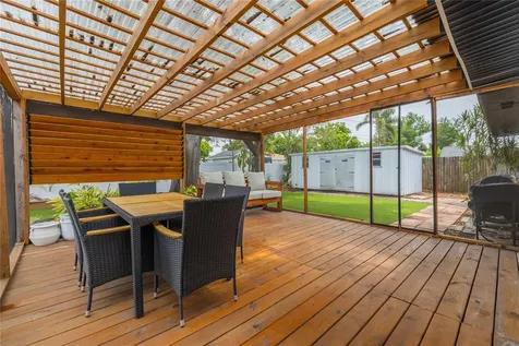 5271 35th Avenue N St Petersburg FL 33710