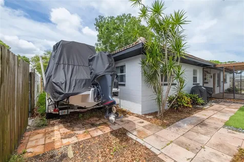 5271 35th Avenue N St Petersburg FL 33710