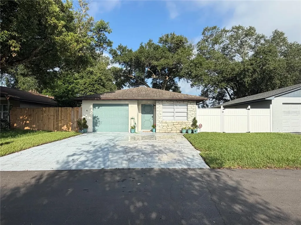 536 Hibiscus Way Orlando FL 32807