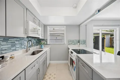 536 Hibiscus Way Orlando FL 32807