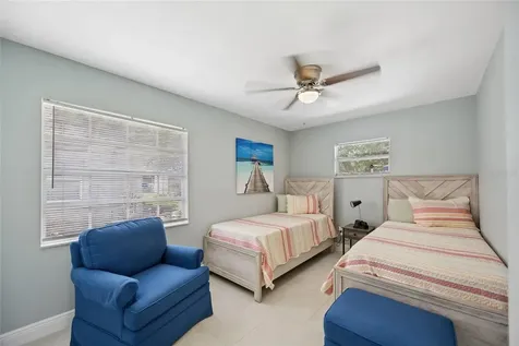 536 Hibiscus Way Orlando FL 32807