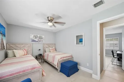 536 Hibiscus Way Orlando FL 32807