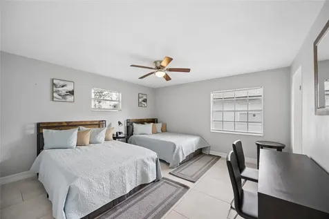 536 Hibiscus Way Orlando FL 32807