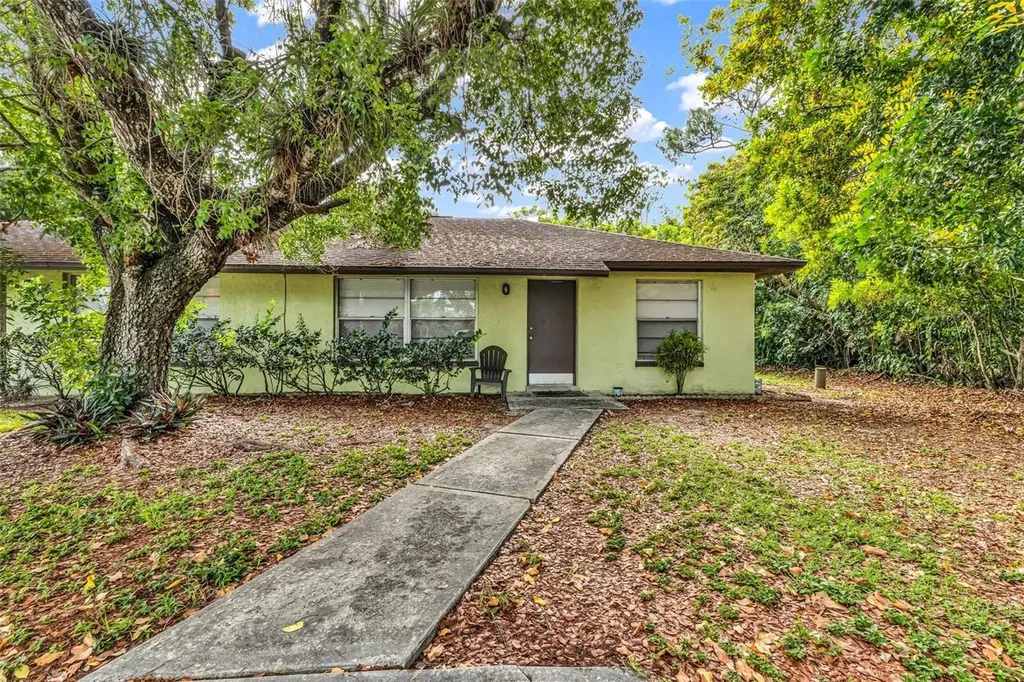 18617/18619 Bartow Boulevard Fort Myers FL 33967