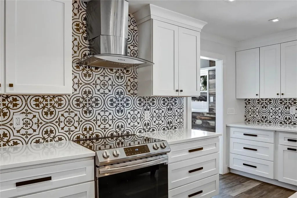647 E Hillcrest Street Altamonte Springs FL 32701