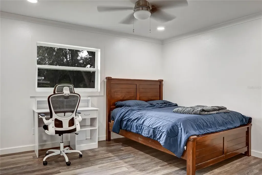 647 E Hillcrest Street Altamonte Springs FL 32701