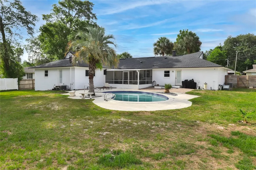 647 E Hillcrest Street Altamonte Springs FL 32701