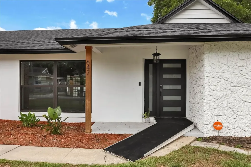647 E Hillcrest Street Altamonte Springs FL 32701