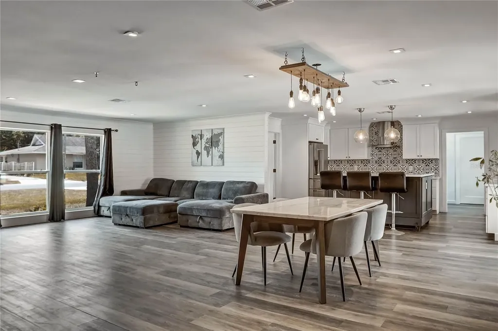 647 E Hillcrest Street Altamonte Springs FL 32701
