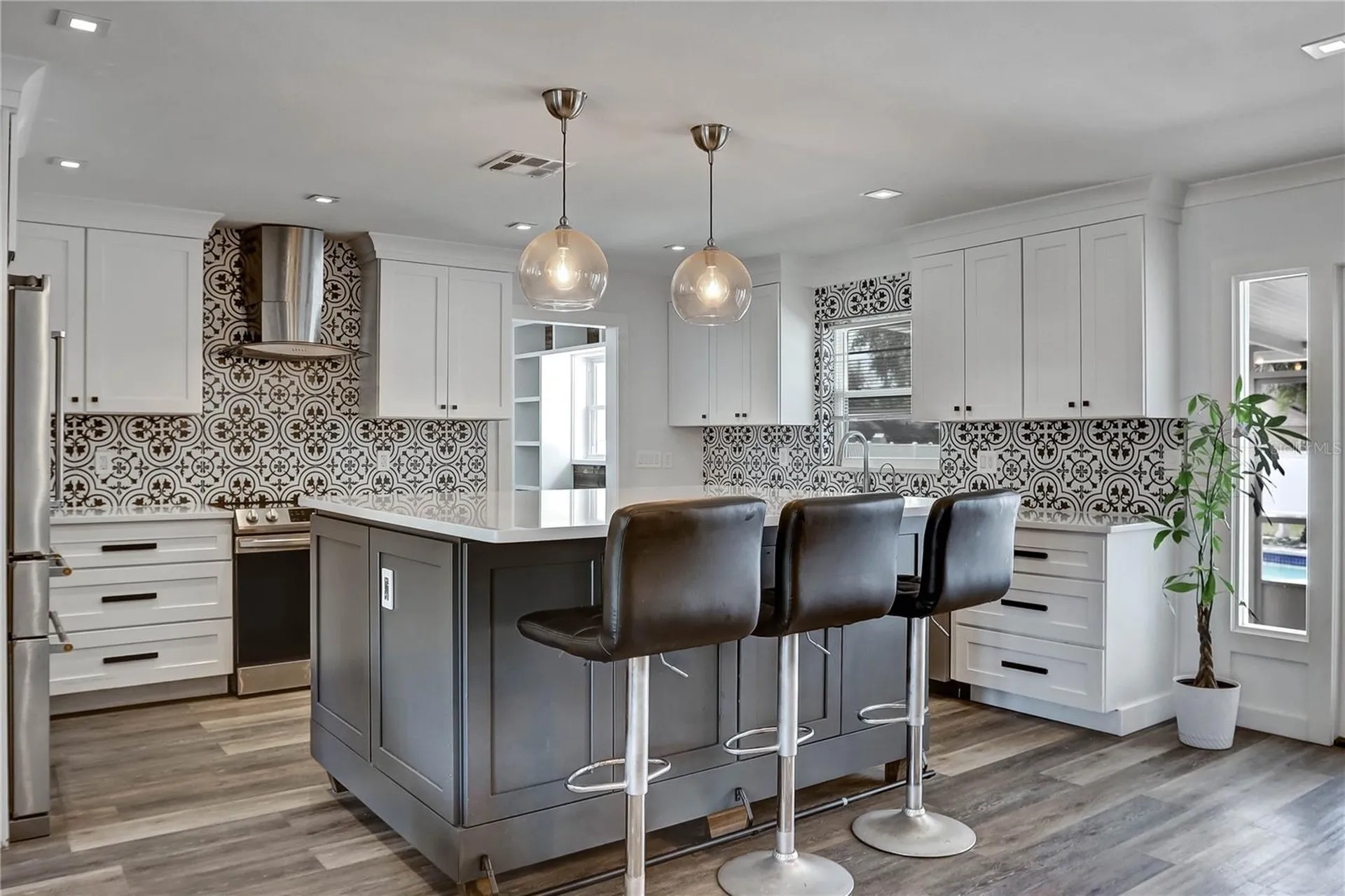 647 E Hillcrest Street Altamonte Springs FL 32701