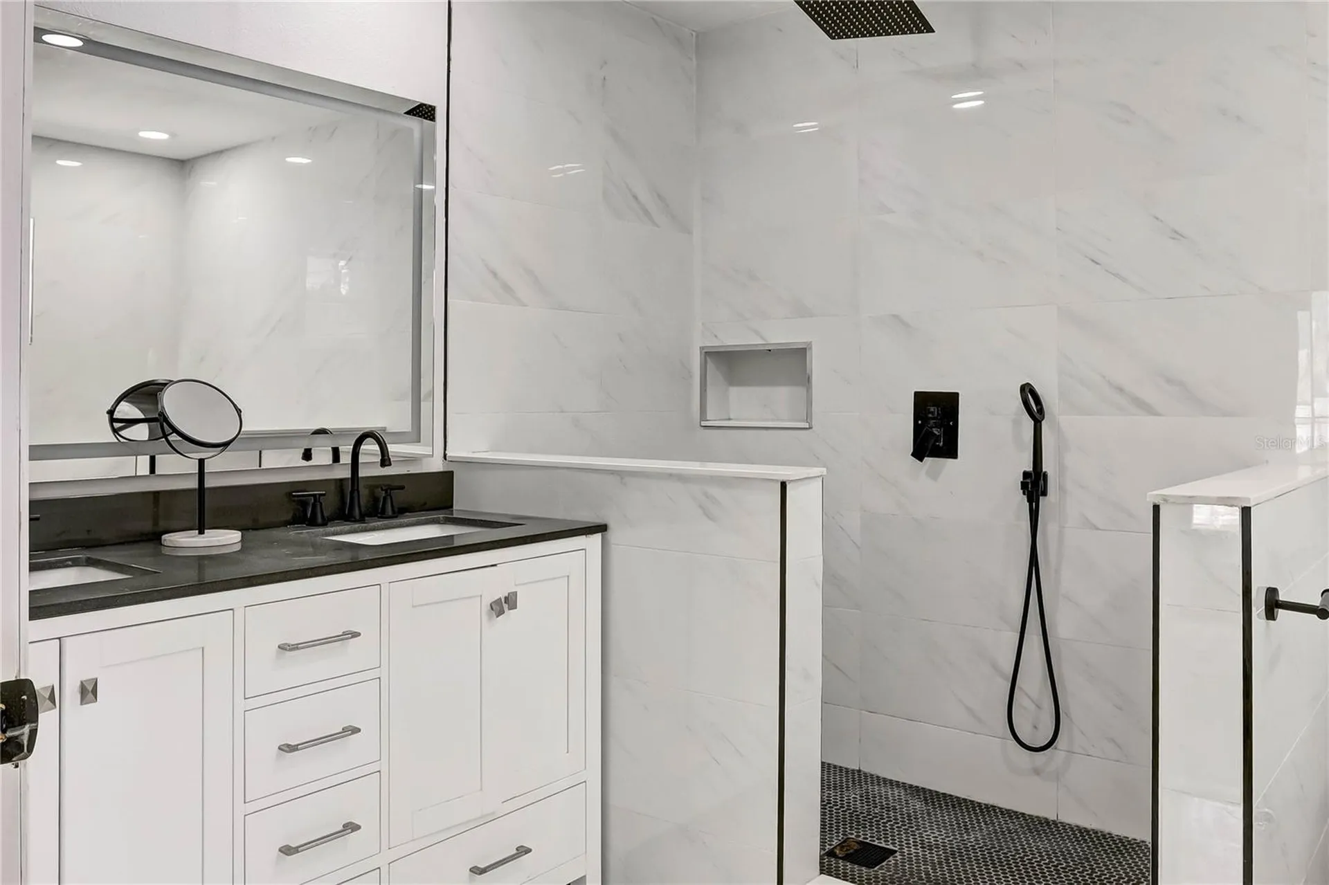 647 E Hillcrest Street Altamonte Springs FL 32701