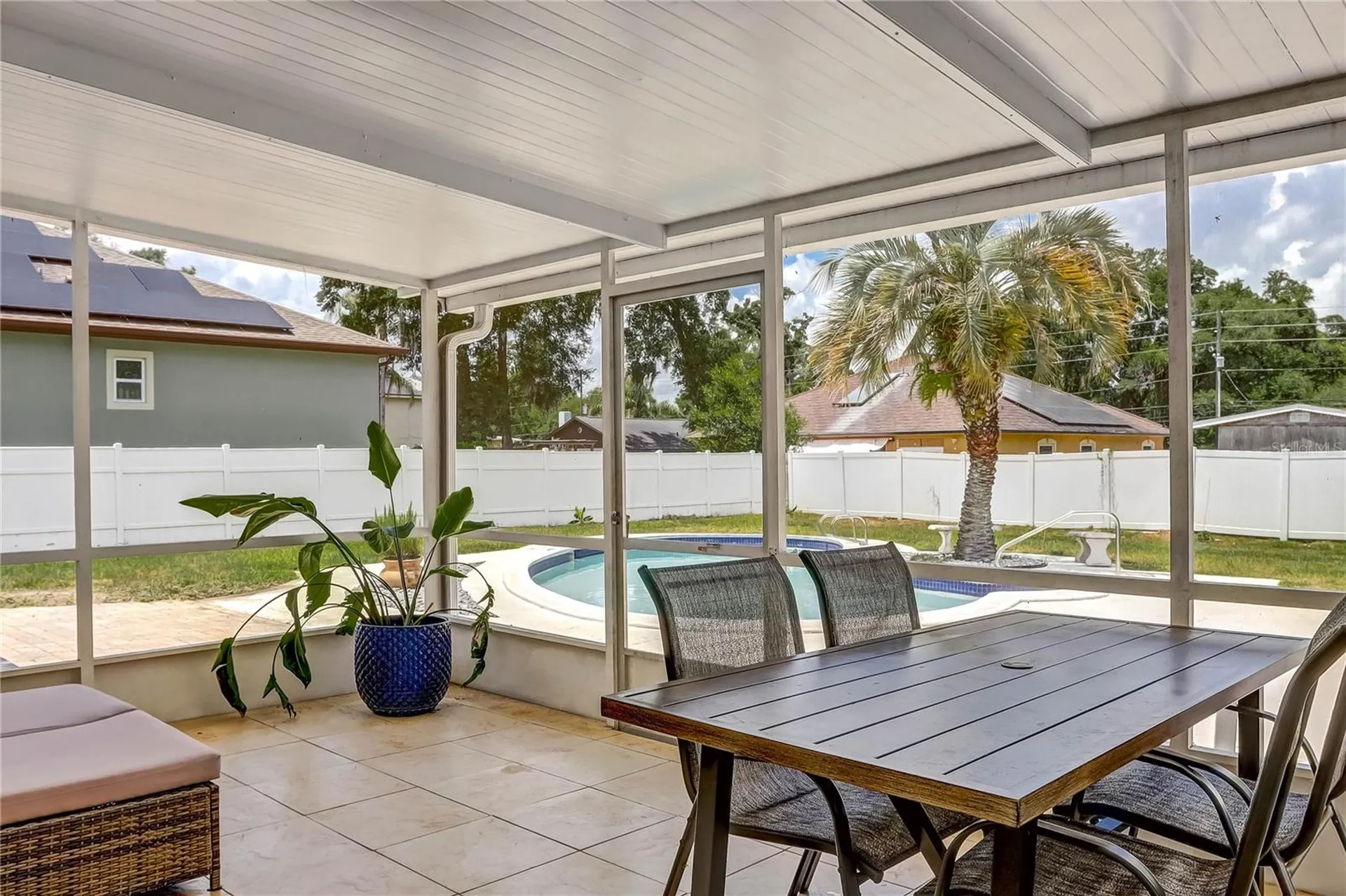 647 E Hillcrest Street Altamonte Springs FL 32701