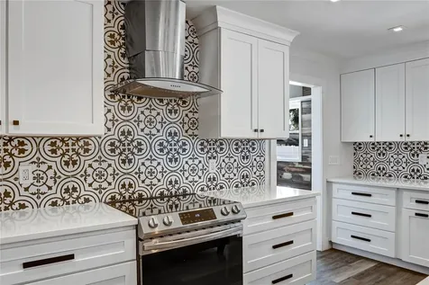647 E Hillcrest Street Altamonte Springs FL 32701