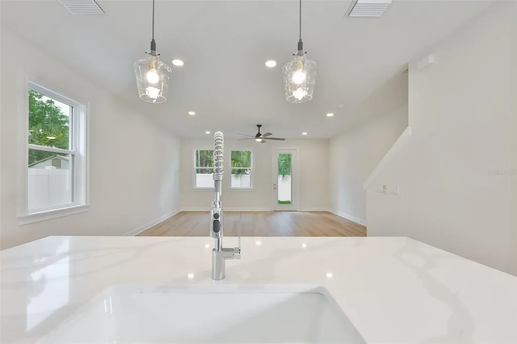 1913 W Beach Street Tampa FL 33607
