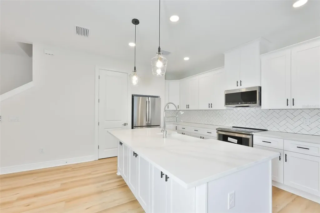 1913 W Beach Street Tampa FL 33607