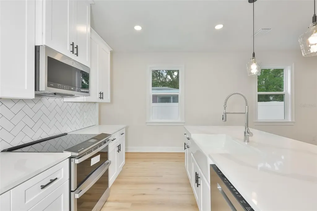 1913 W Beach Street Tampa FL 33607