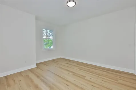 1913 W Beach Street Tampa FL 33607