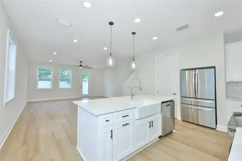 1913 W Beach Street Tampa FL 33607